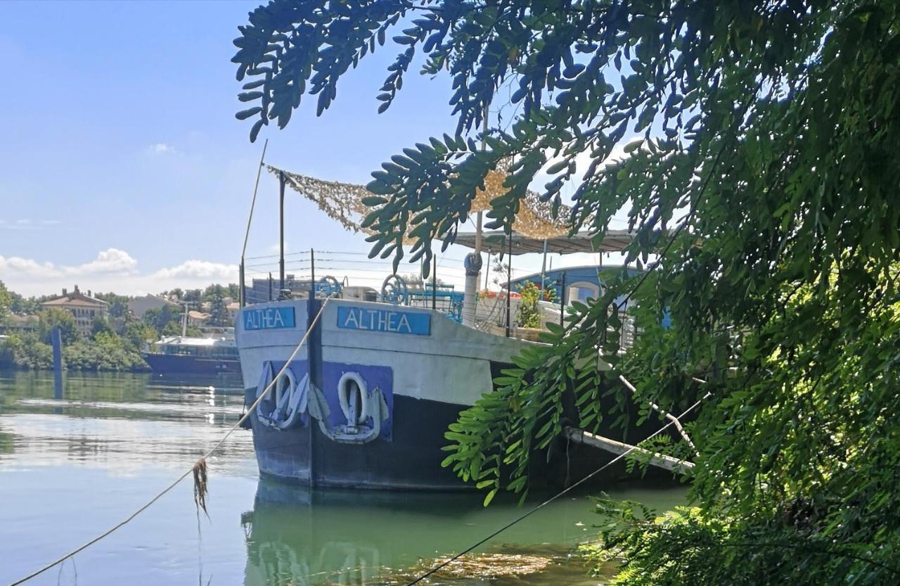 Peniche Althea Panzió Avignon Kültér fotó