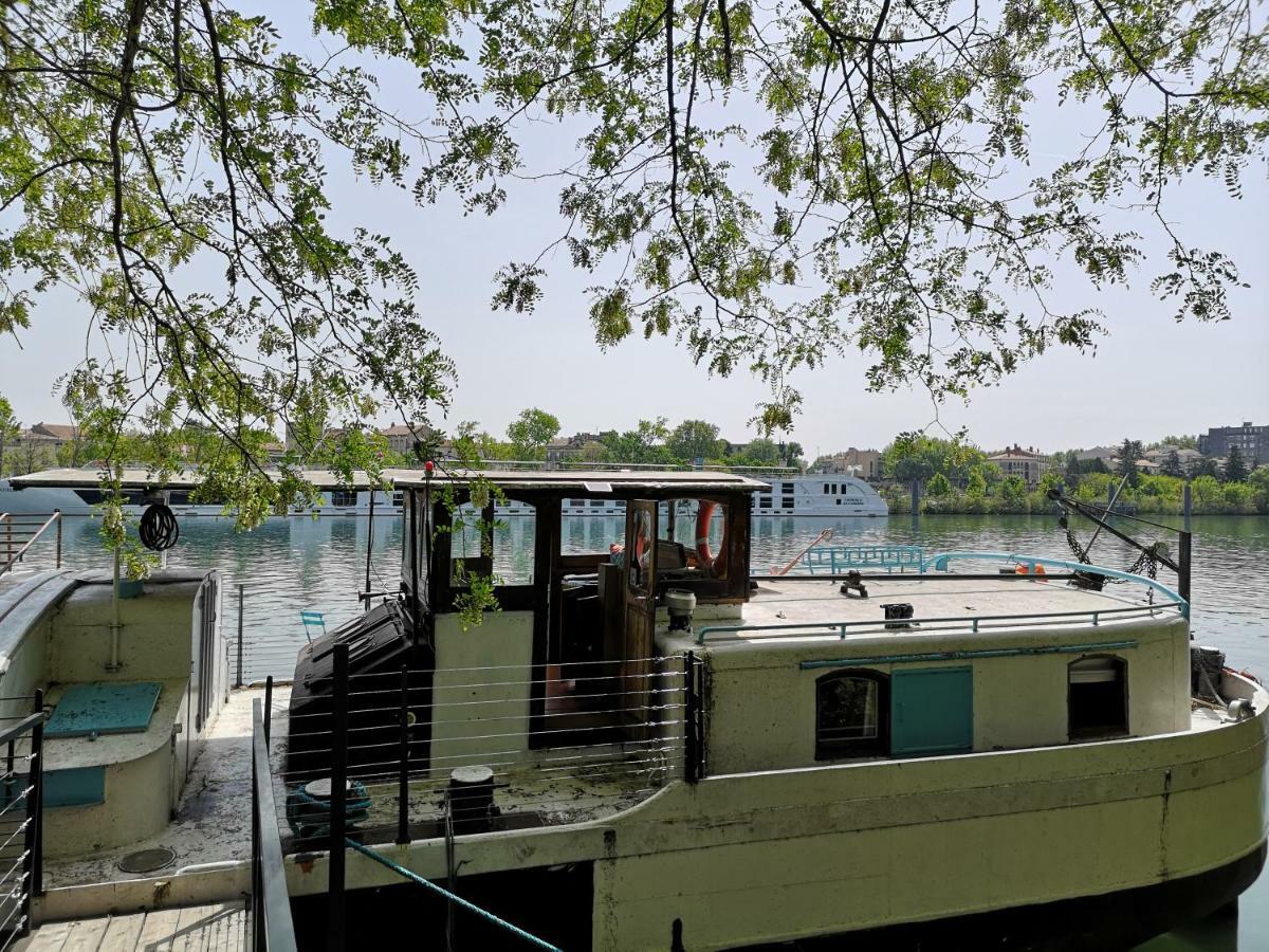 Peniche Althea Panzió Avignon Kültér fotó